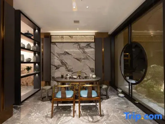 Lushan Lutos Terrace Garden Resort Hotel