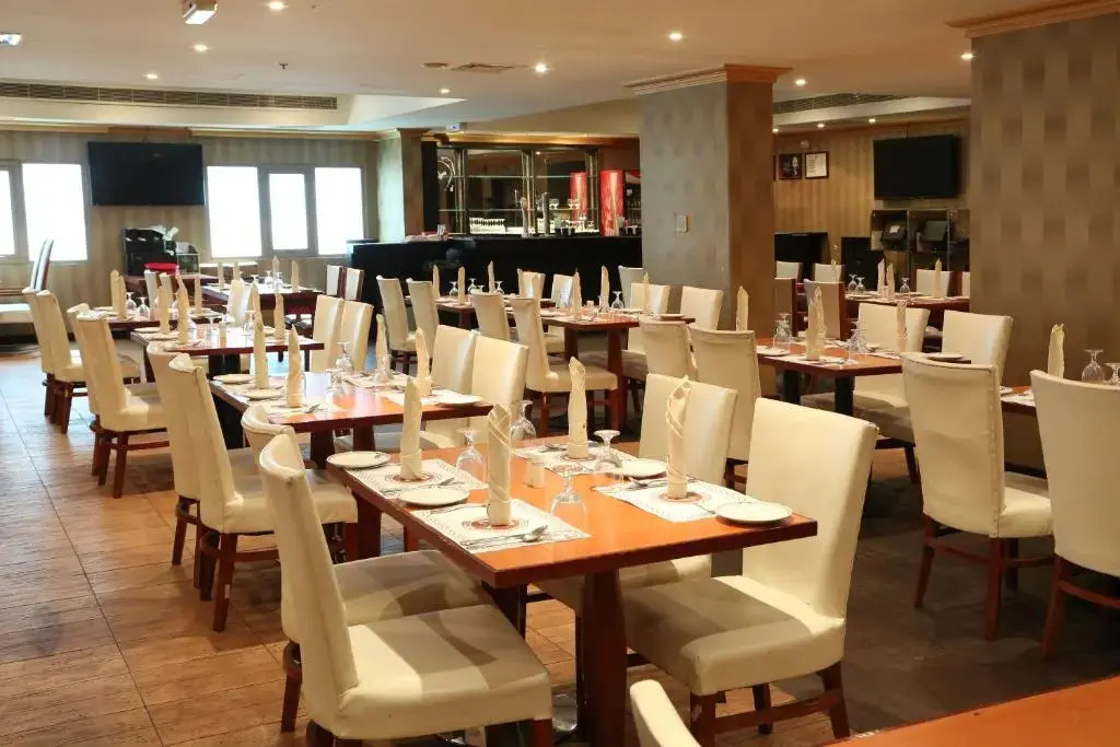 Monroe Hotel & Suites