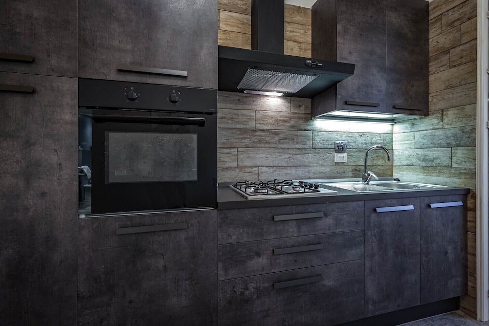 Arno Apartment A by Mmega