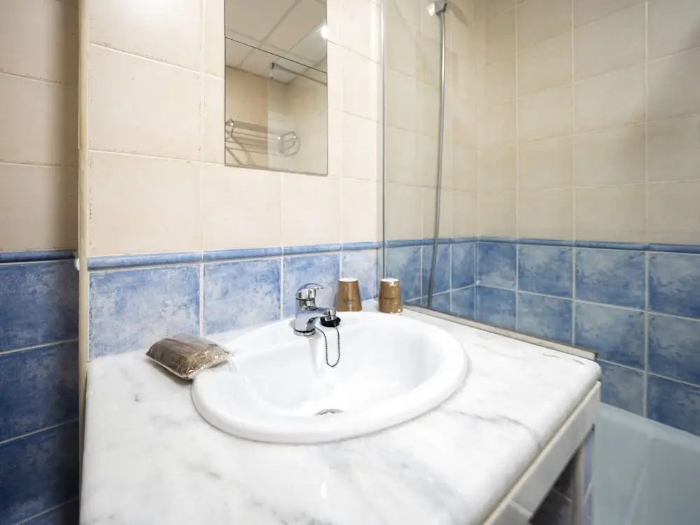 Cosy Apartment With Shared Pool