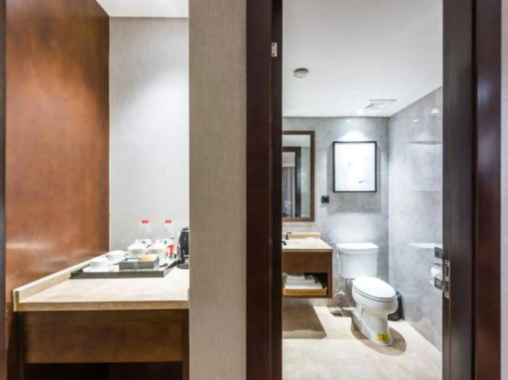 Junyi Twin Tower Hotel