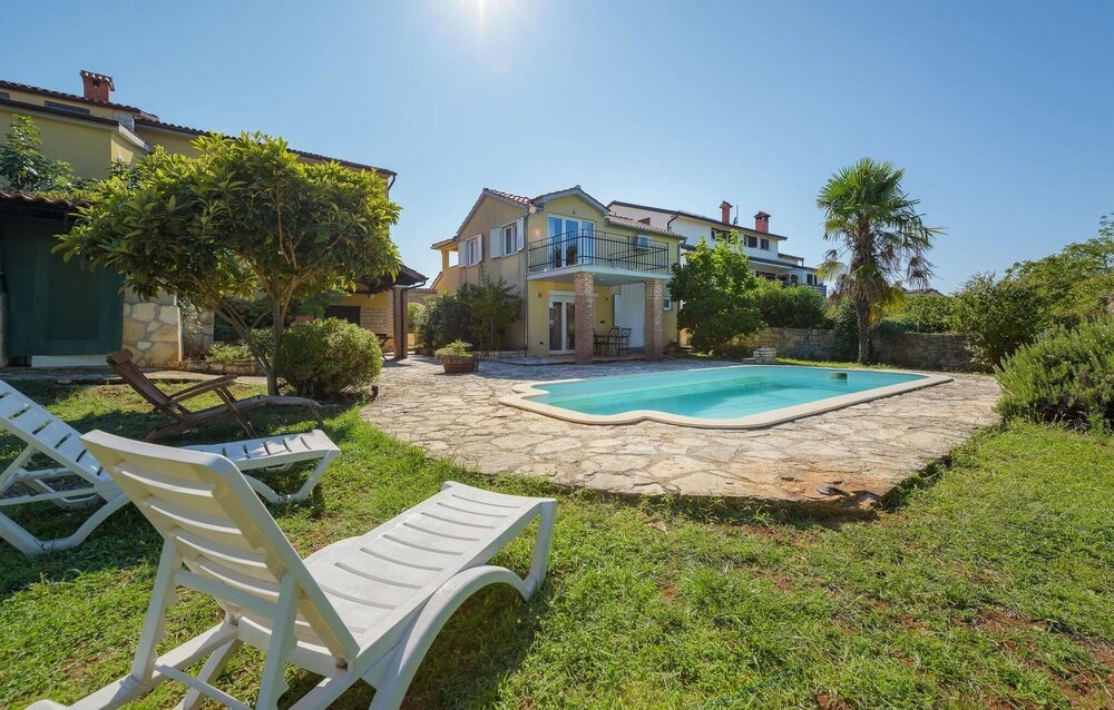 Beautiful Home In Porec With Wifi