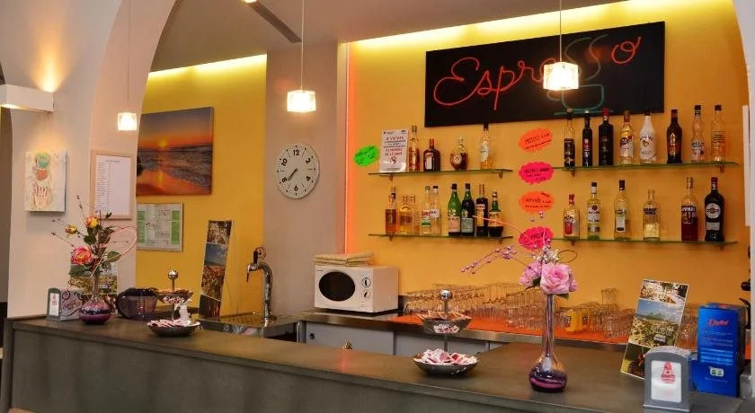 HOTEL JOLANDA