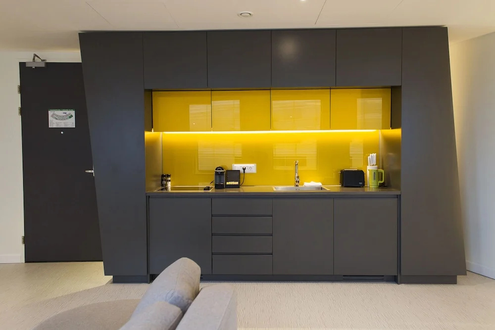 B-aparthotel City West
