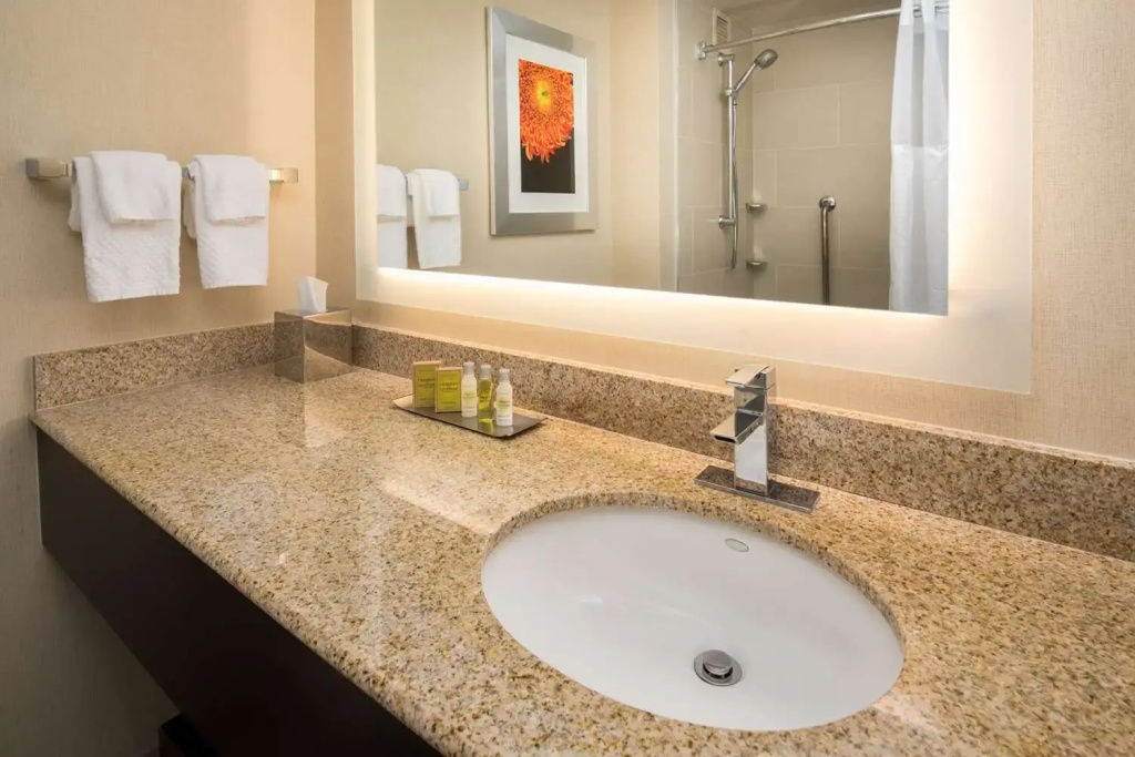 DoubleTree by Hilton San Francisco Airport
