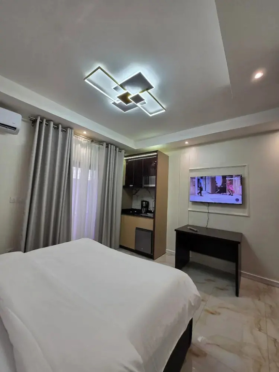 Suna'A Home Logpom