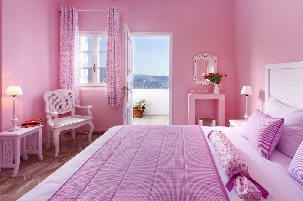 Santorini Roses Suites