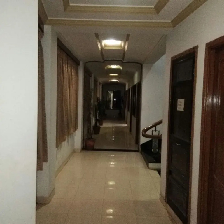 Hiriz Hotel Dollar