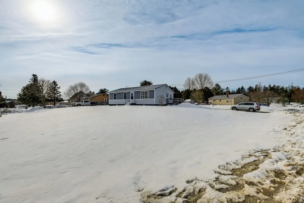 Walk to Restaurants & Markets: Machias Home