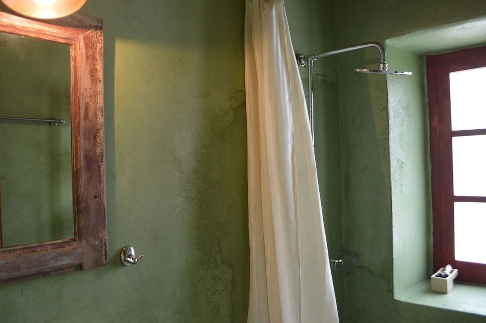 Anemi country cottage inn