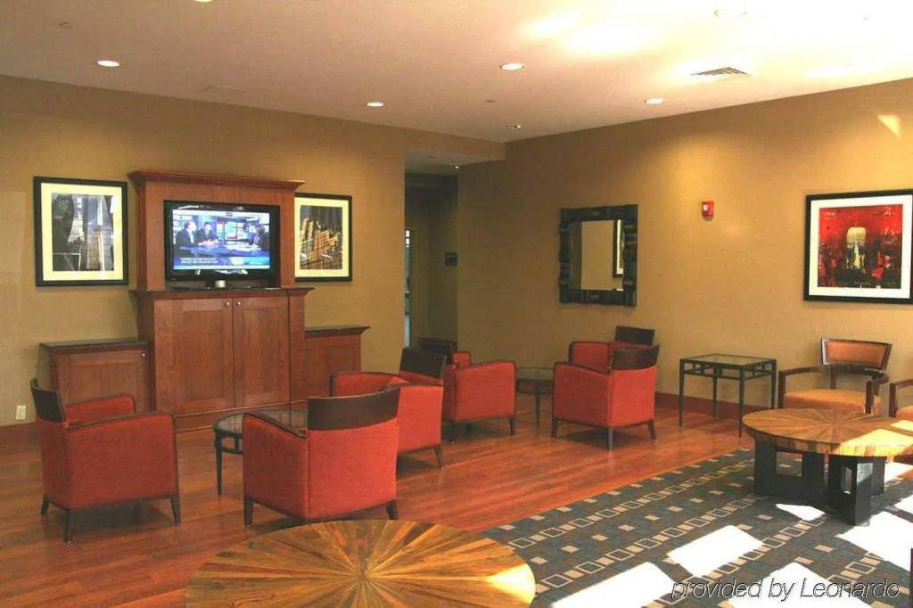 Hampton Inn New York - LaGuardia Airport