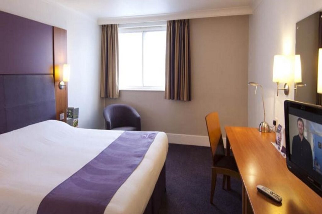 Premier Inn Cardiff City Centre