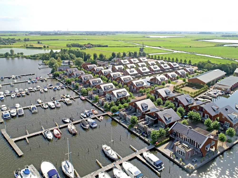 Houseboat at Marina With Lake Views