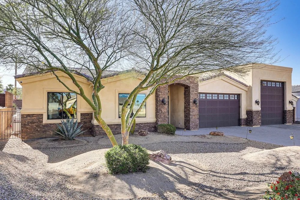 Pool & Hot Tub: Luxe Lake Havasu Home
