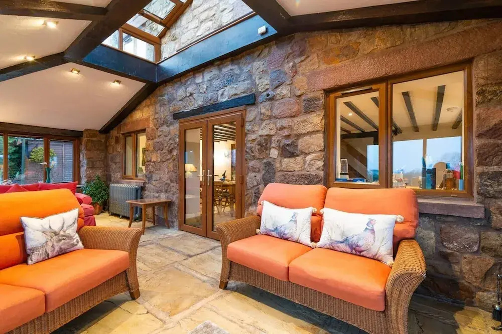 Lakeside Escape, Stone Countryside Cottage