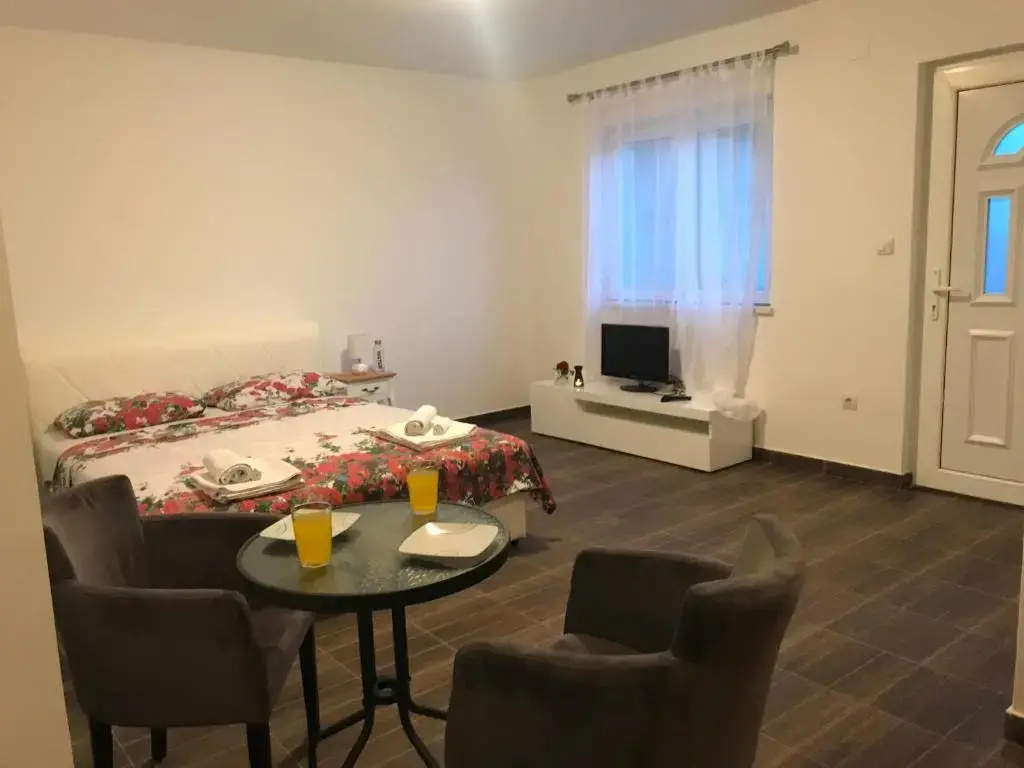 Apartments M&E