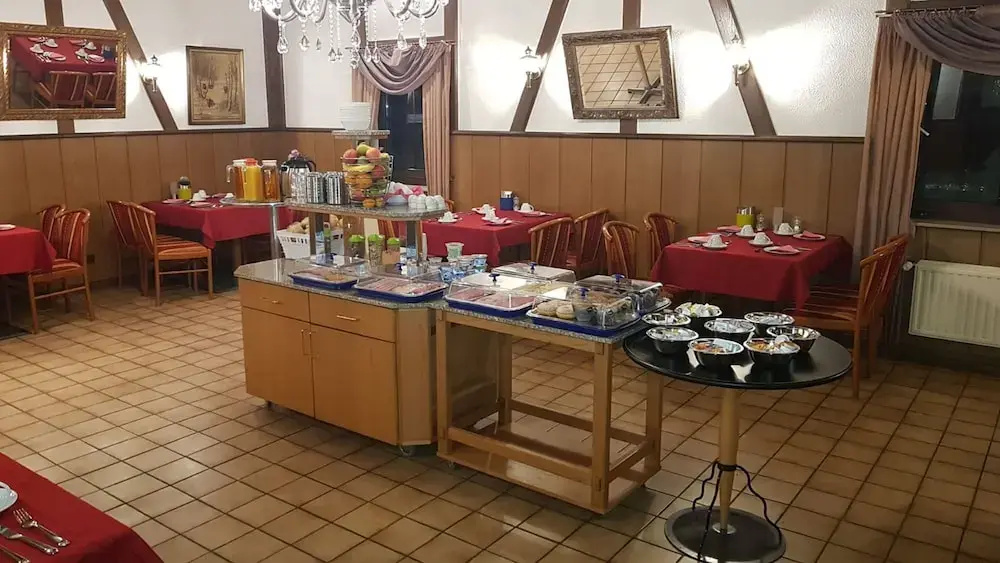 Отель GZ Hotel Airport Köln Bonn