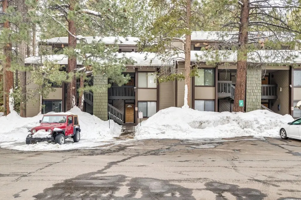 Mammoth Lakes Condo ~ 5 Mi to Mammoth Mtn!