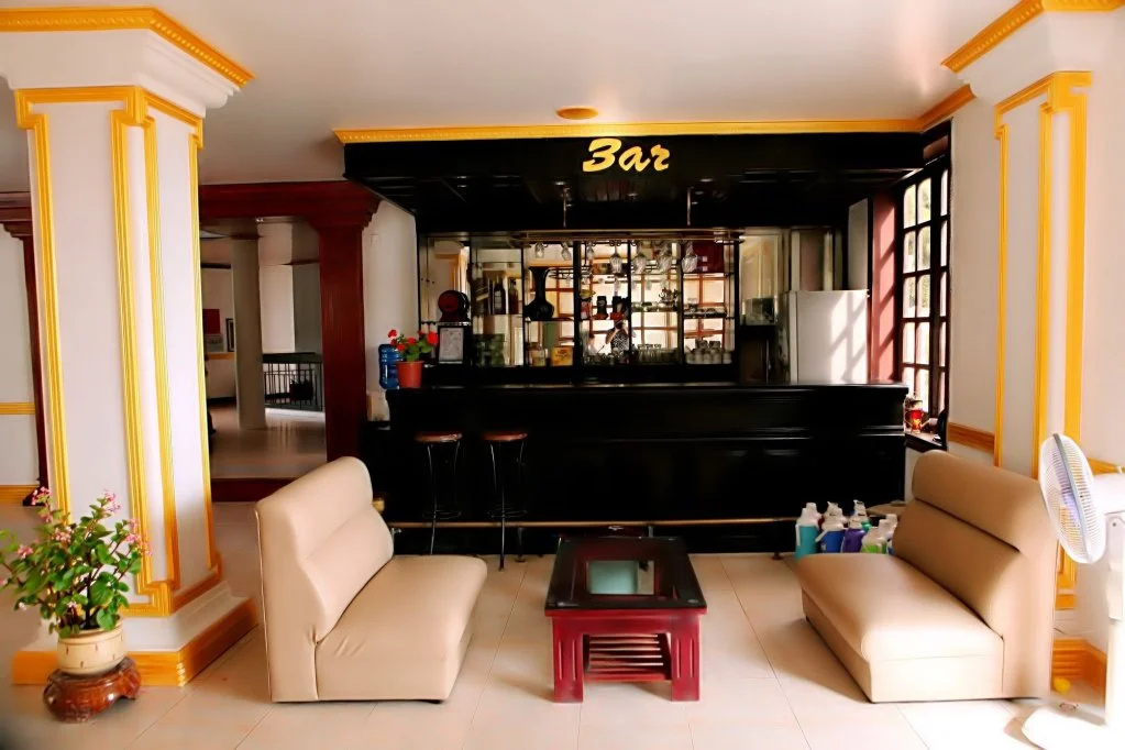 Cay Thong Hotel