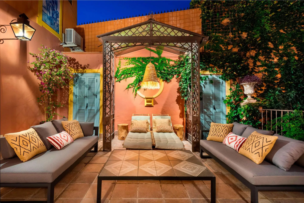 Luxury 3BD duplex with panoramic views to old town. San Isidoro Terrace