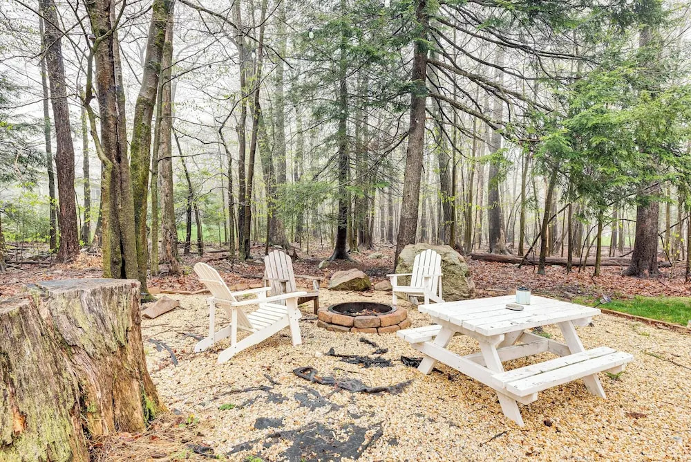 Near Tobyhanna State Park: Home w/ Hot Tub!