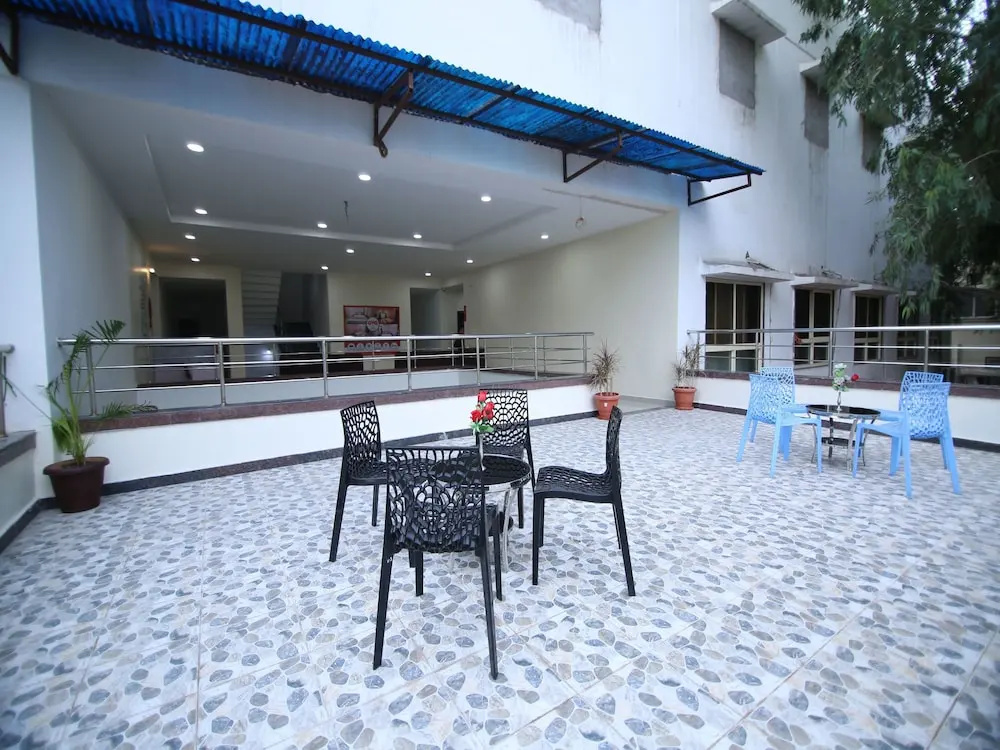 OYO 9130 Hotel Sheetal International