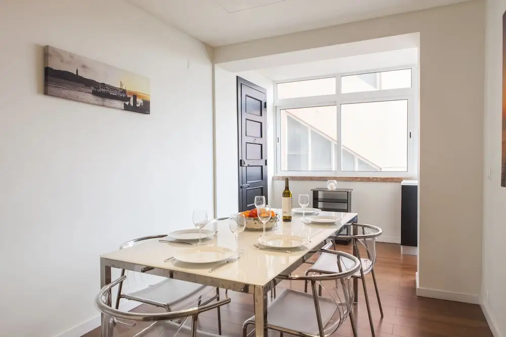 Rent4Rest Lisbon Family & Friends apartment in Roma Avenue