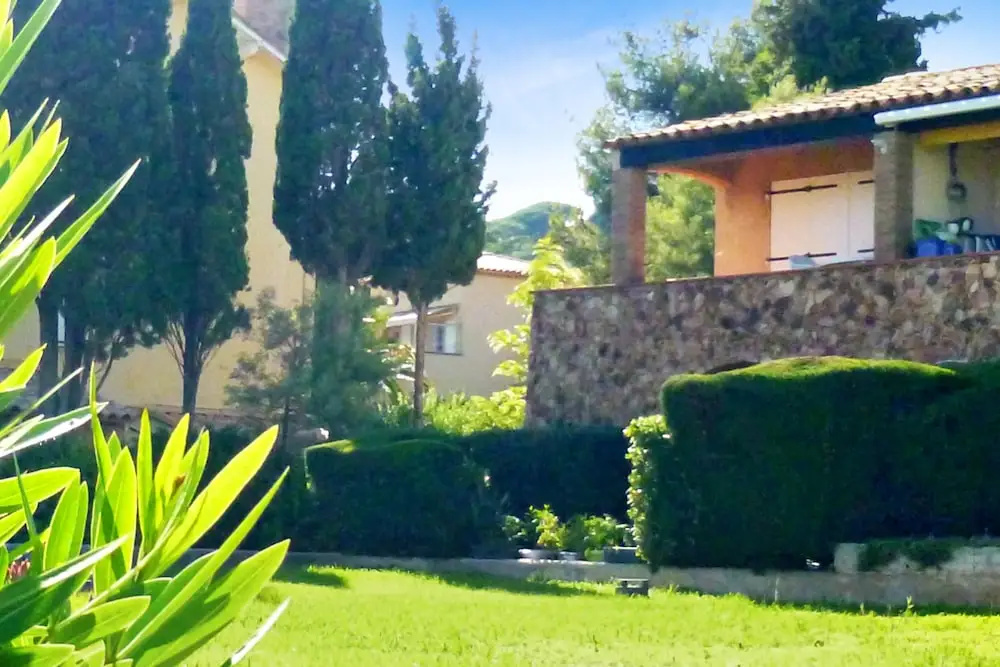 Studio in Sainte-maxime, With Wonderful sea View, Pool Access and Encl
