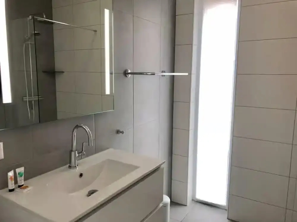 Beautiful Lodge for 5-person Near the Beach