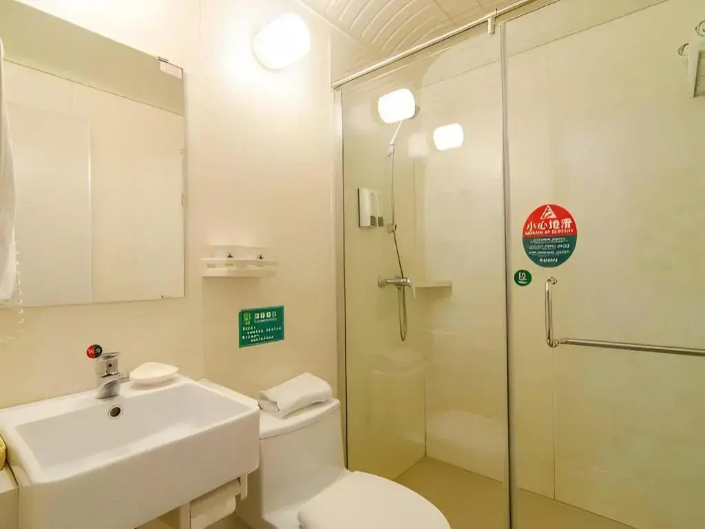 GreenTree Inn Liaoning Dalian Railway Station South Shengli Square Express Hotel