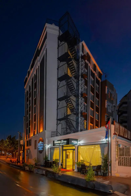 DIAMOND Luxury Hotel