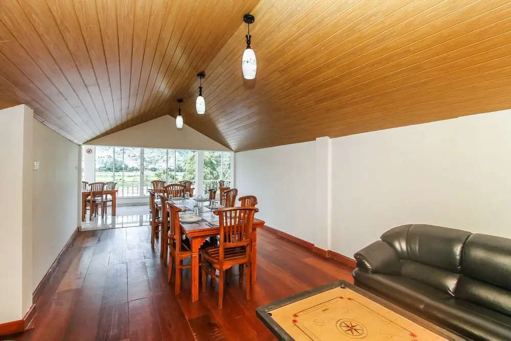 OYO 529 Thilina Hotel & Restaurant