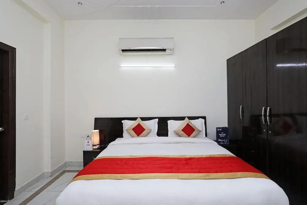OYO 10928 Go Rooms