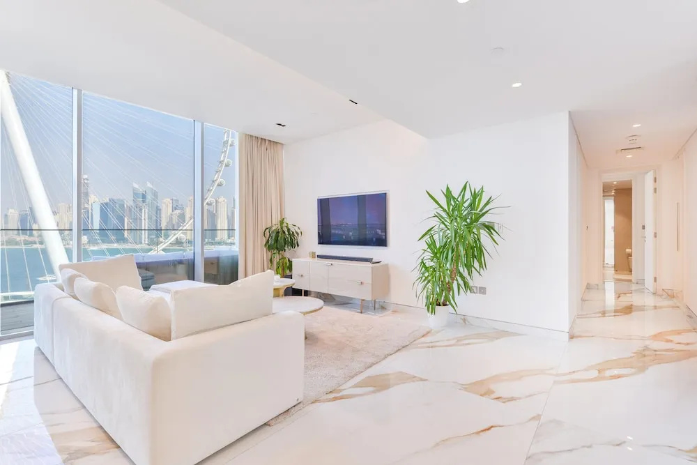 Lavish & Equipped 2 BR Facing Ain Dubai