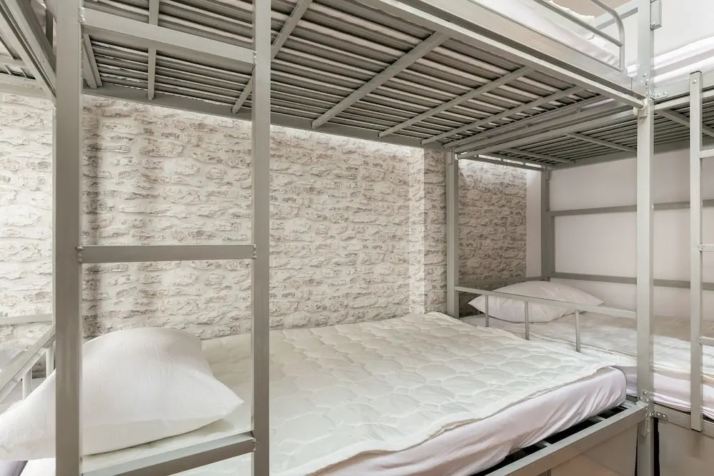 Minh Phuong-Hostel by OYO Rooms