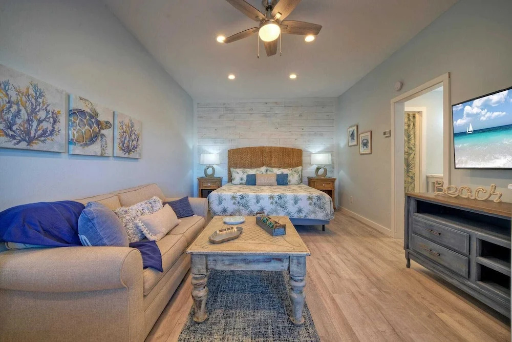 Beach Boardwalk Access, 2 Pools, Pickleball/tennis Beach Bliss by Avantstay