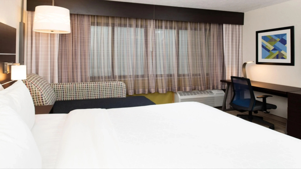 Holiday Inn Express Cincinnati West by IHG