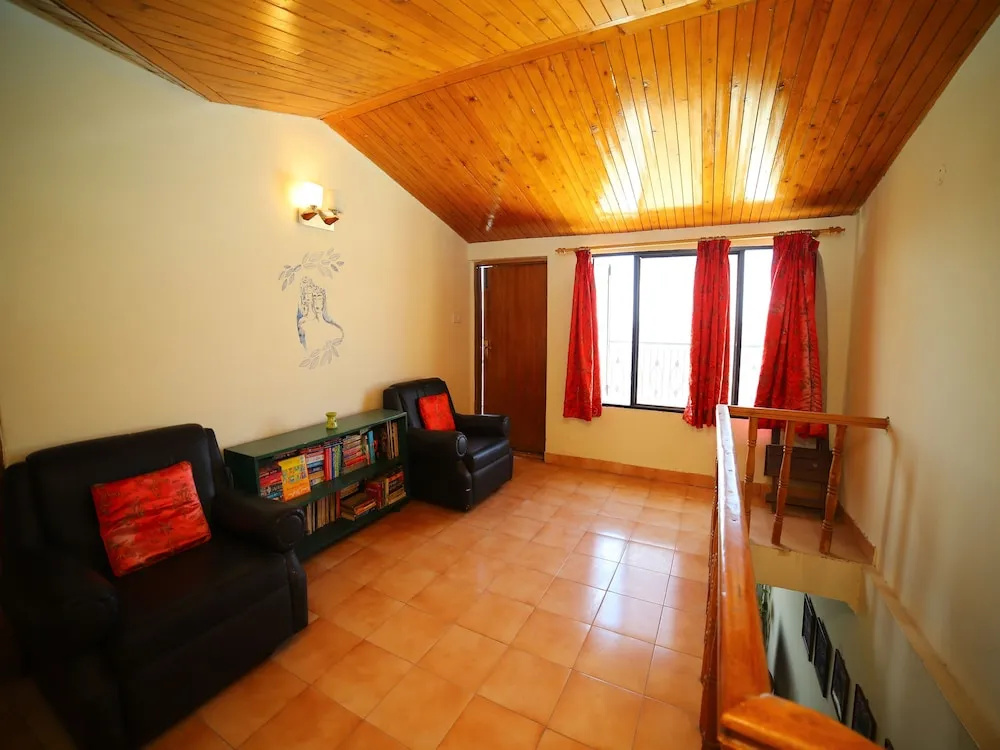 OYO 13165 Home Valley View Mehali