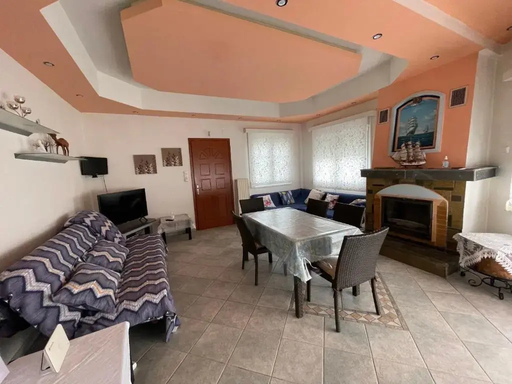 Seaside apartment with private garden