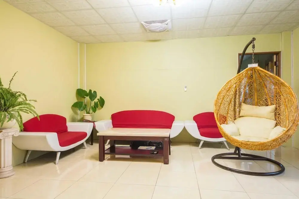 Red Crown Jacana B&B