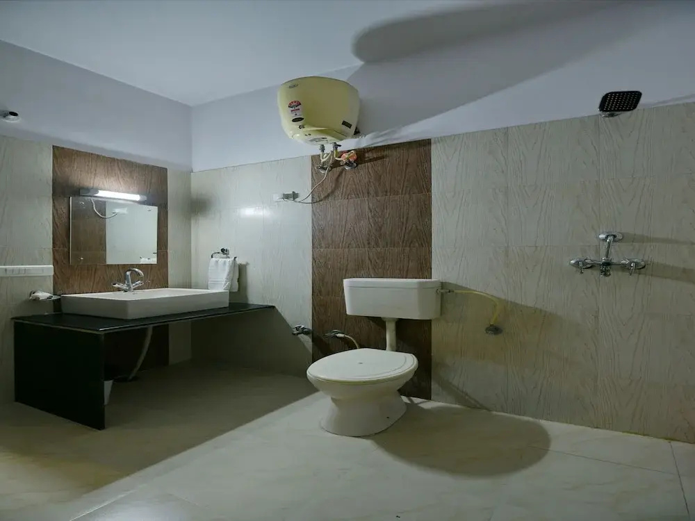 OYO 11754 Hotel Classic 7