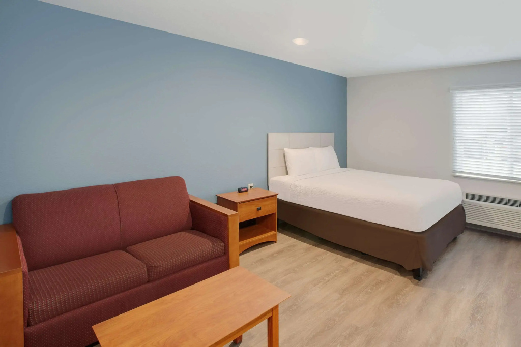 WoodSpring Suites Fayetteville I-49