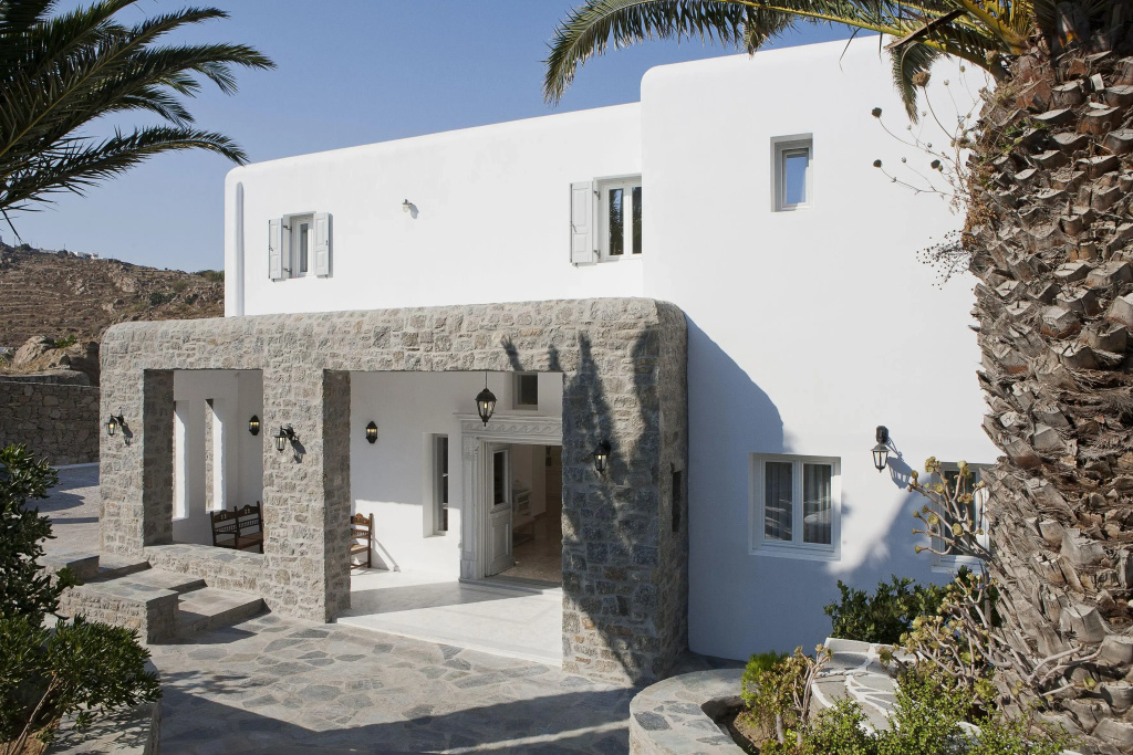 Kamari Hotel