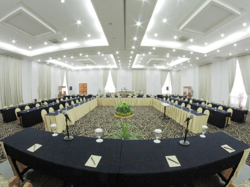 Hotel Puri Mega