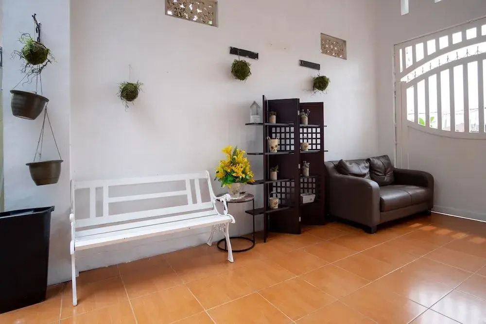 Green Elite by OYO Rooms
