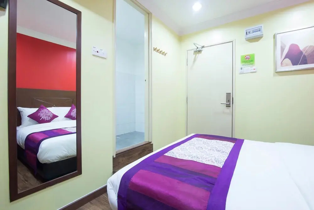 OYO 308 Hotel Sunjoy 9