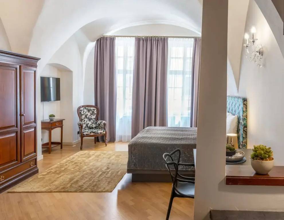Chateau 9 Apartments by Adrez
