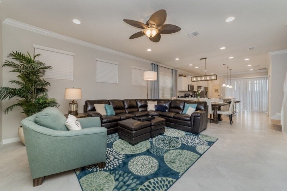 Elegant, Beautiful 5 Bed 5,5 Bath House w Pool 1879