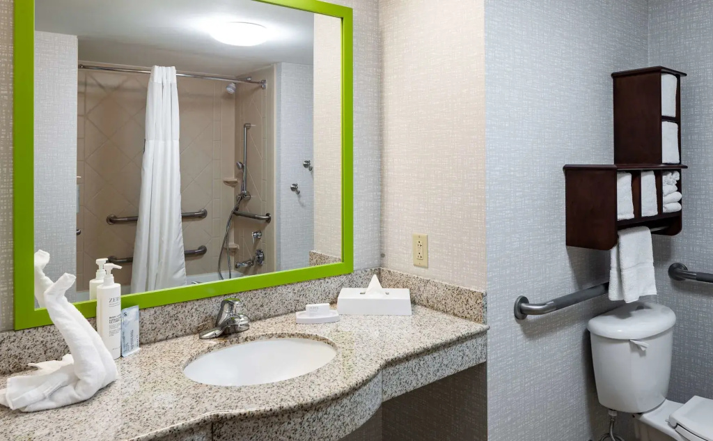 Hampton Inn & Suites St. Louis at Forest Park