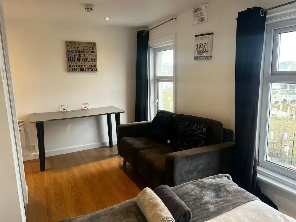 Stay With Empire - Tyldesley Rd